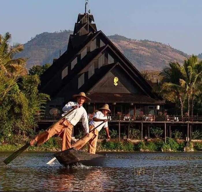 ภาพจากเอกสารประชาสัมพันธ์ Inlay Princess Resort ก่อนจะเกิดเหตุเพลิงไหม้ (ภาพจากเพจ Yangon Nation)