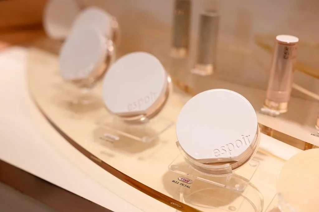 ESPOIR Be Glow Volume Cushion  SPF42 PA+++  คุชชั่นรุ่นใหม่ล่าสุด